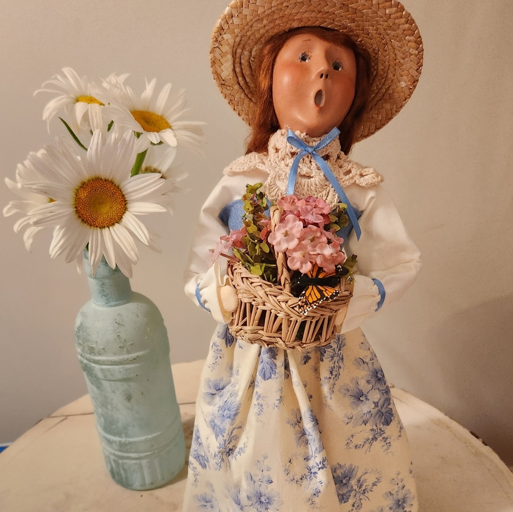 MADAM ALEXANDER 13" WOMAN w/FLOWER BASKET..LNW except no hang tag